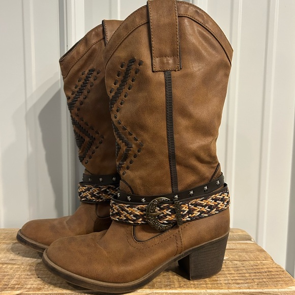 Sugar Brown Heeled Boots - Picture 1 of 3